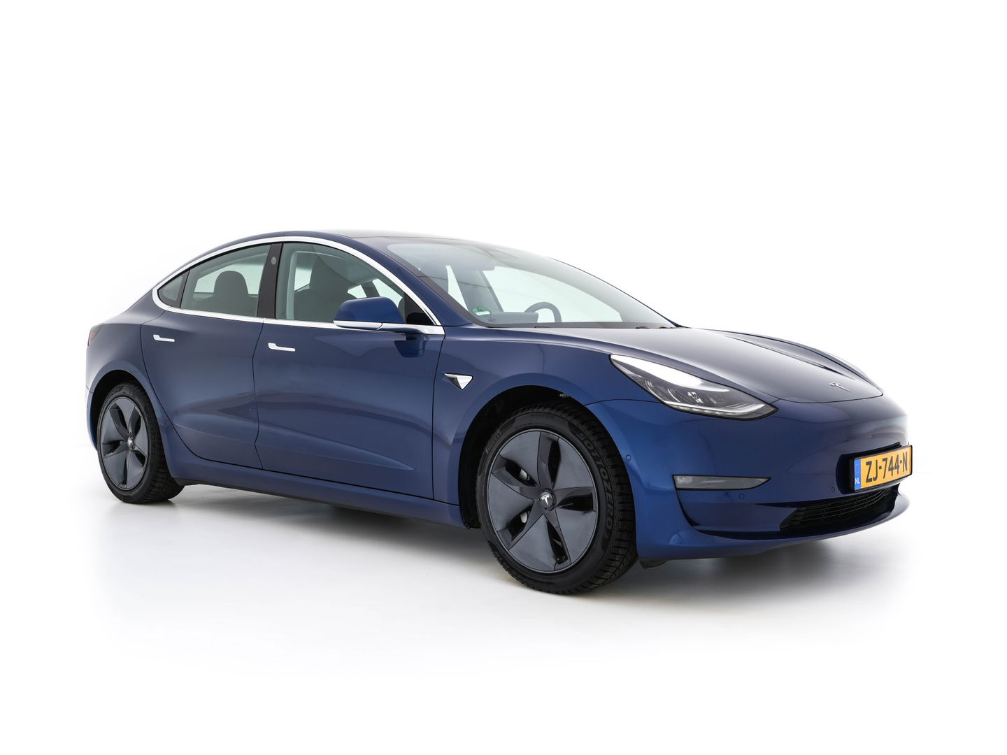 Tesla Model 3 Long Range AWD 75 kWh [3-Fase] {SOH-83%} (INCL-BTW) Aut. *PANO | AUTO-PILOT | LUXURY-LEATHER | KEYLESS | FULL-LED | MEMORY-PACK | SURROUND-VIEW | DAB | CARPLAY | DIGI-COCKPIT | LANE-ASSIST | COMFORT-SEATS | 18"ALU*