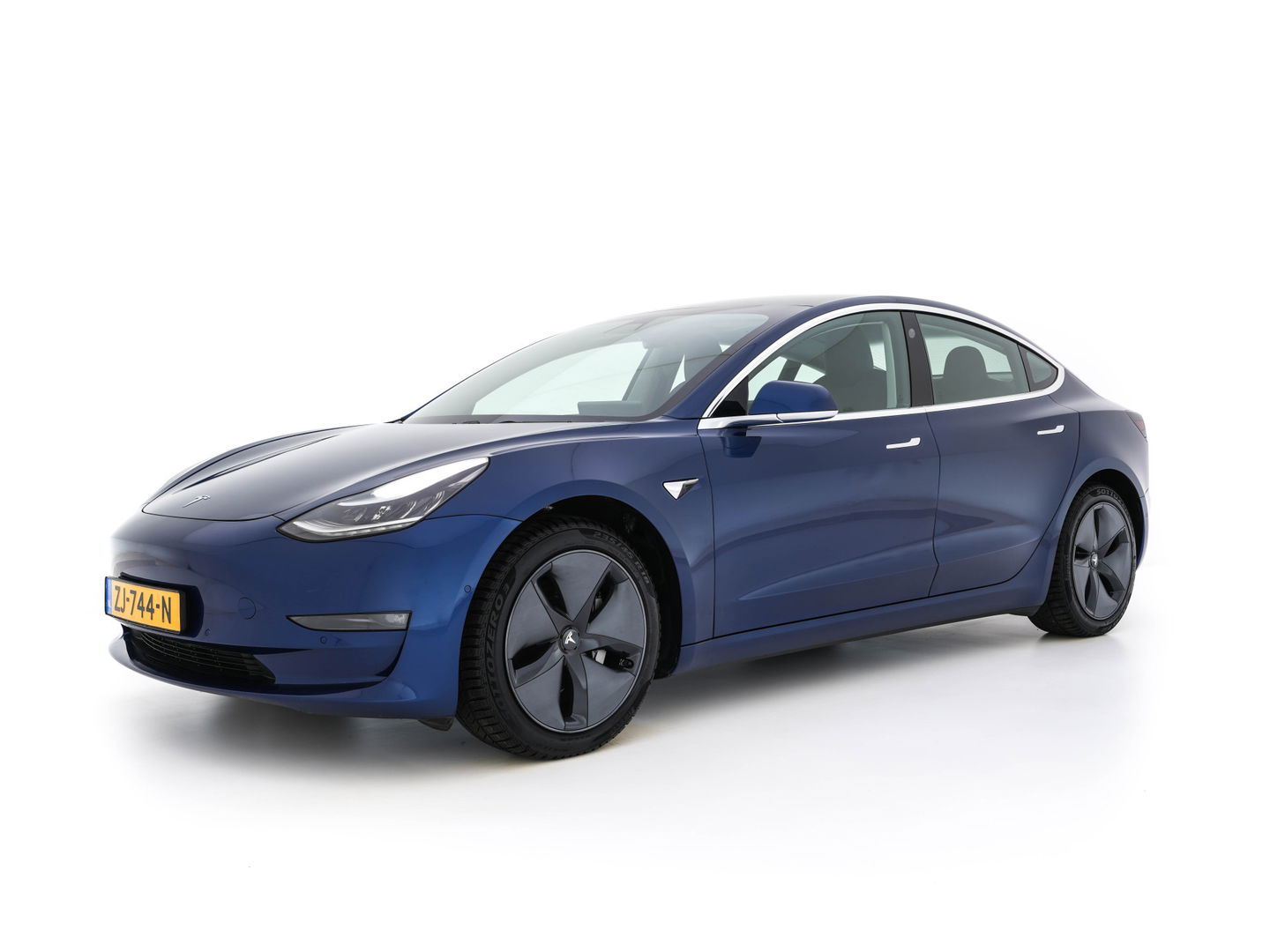 Tesla Model 3 Long Range AWD 75 kWh [3-Fase] {SOH-83%} (INCL-BTW) Aut. *PANO | AUTO-PILOT | LUXURY-LEATHER | KEYLESS | FULL-LED | MEMORY-PACK | SURROUND-VIEW | DAB | CARPLAY | DIGI-COCKPIT | LANE-ASSIST | COMFORT-SEATS | 18"ALU*