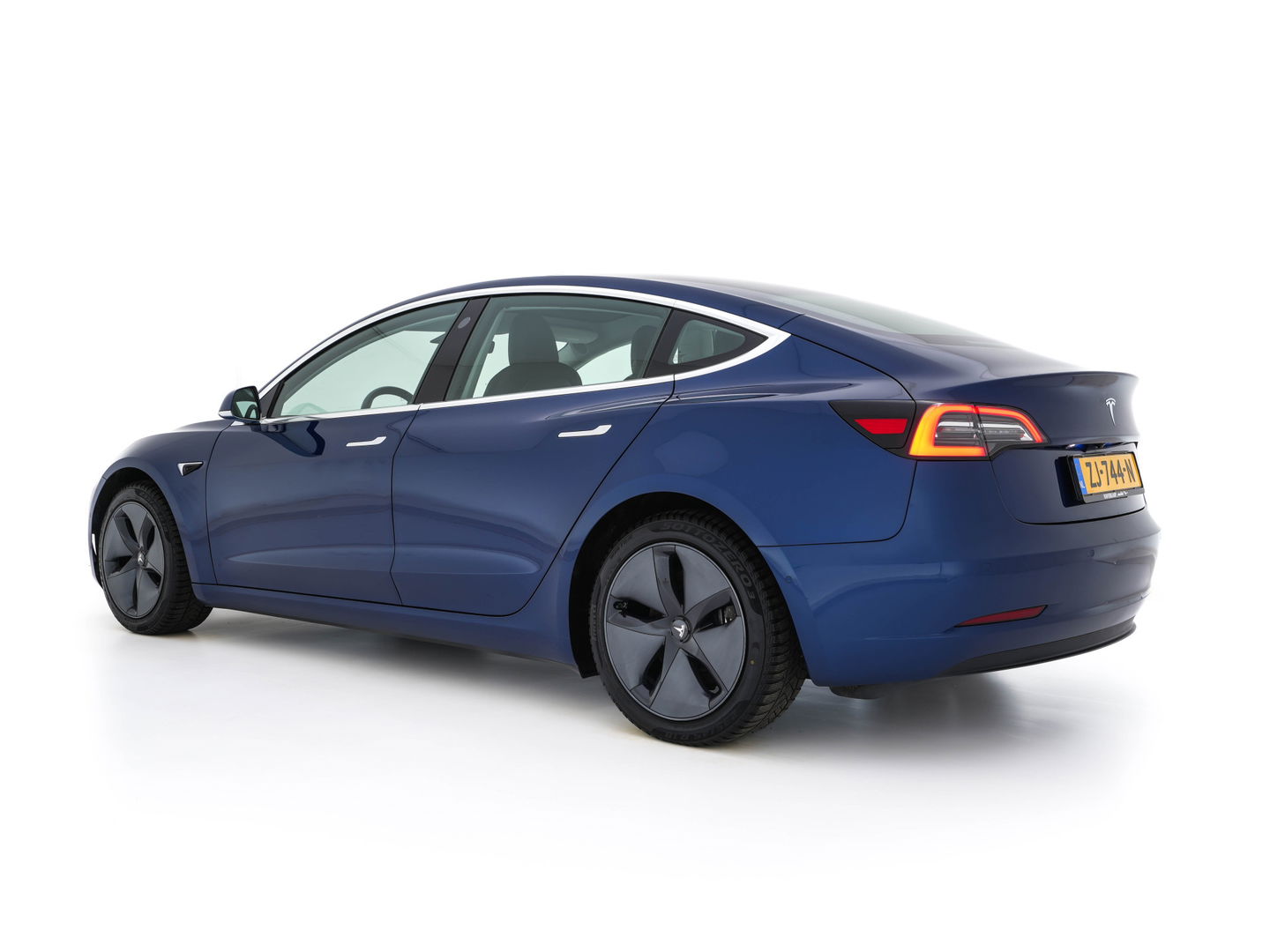 Tesla Model 3 Long Range AWD 75 kWh [3-Fase] {SOH-83%} (INCL-BTW) Aut. *PANO | AUTO-PILOT | LUXURY-LEATHER | KEYLESS | FULL-LED | MEMORY-PACK | SURROUND-VIEW | DAB | CARPLAY | DIGI-COCKPIT | LANE-ASSIST | COMFORT-SEATS | 18"ALU*