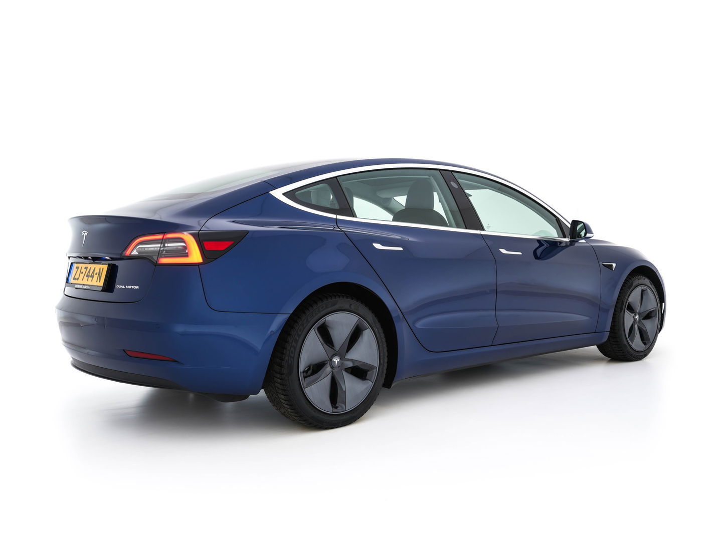 Tesla Model 3 Long Range AWD 75 kWh [3-Fase] {SOH-83%} (INCL-BTW) Aut. *PANO | AUTO-PILOT | LUXURY-LEATHER | KEYLESS | FULL-LED | MEMORY-PACK | SURROUND-VIEW | DAB | CARPLAY | DIGI-COCKPIT | LANE-ASSIST | COMFORT-SEATS | 18"ALU*