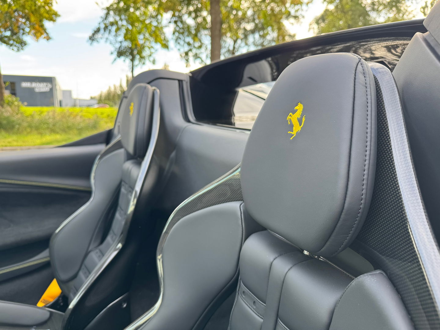 Ferrari 296 GTS 3.0 V6 830PK|NL-Auto|Carbon|Lift|Passenger Display|JBL|Head-Up|Carplay|Leder