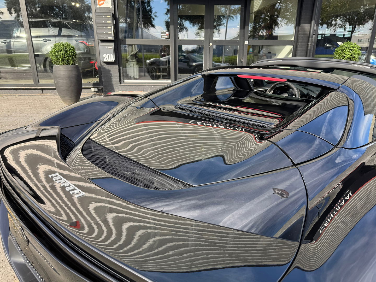 Ferrari 296 GTS 3.0 V6 830PK|NL-Auto|Carbon|Lift|Passenger Display|JBL|Head-Up|Carplay|Leder