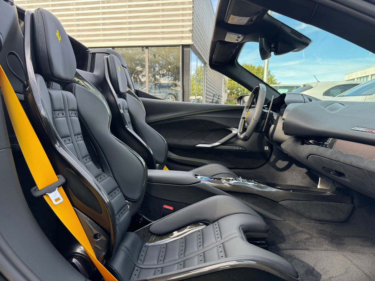 Ferrari 296 GTS 3.0 V6 830PK|NL-Auto|Carbon|Lift|Passenger Display|JBL|Head-Up|Carplay|Leder