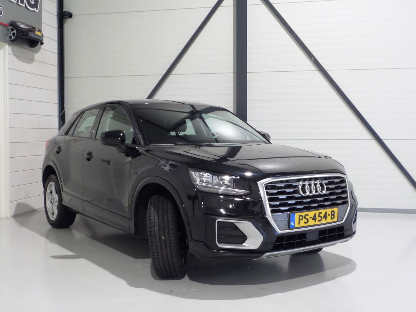 Audi Q2 1.0 TFSI Sport "Origineel NL!" Automaat! Adaptive-cruise Navigatie Bluetooth Parkeersensor, van 2e eigenaar in nieuwstaat!
