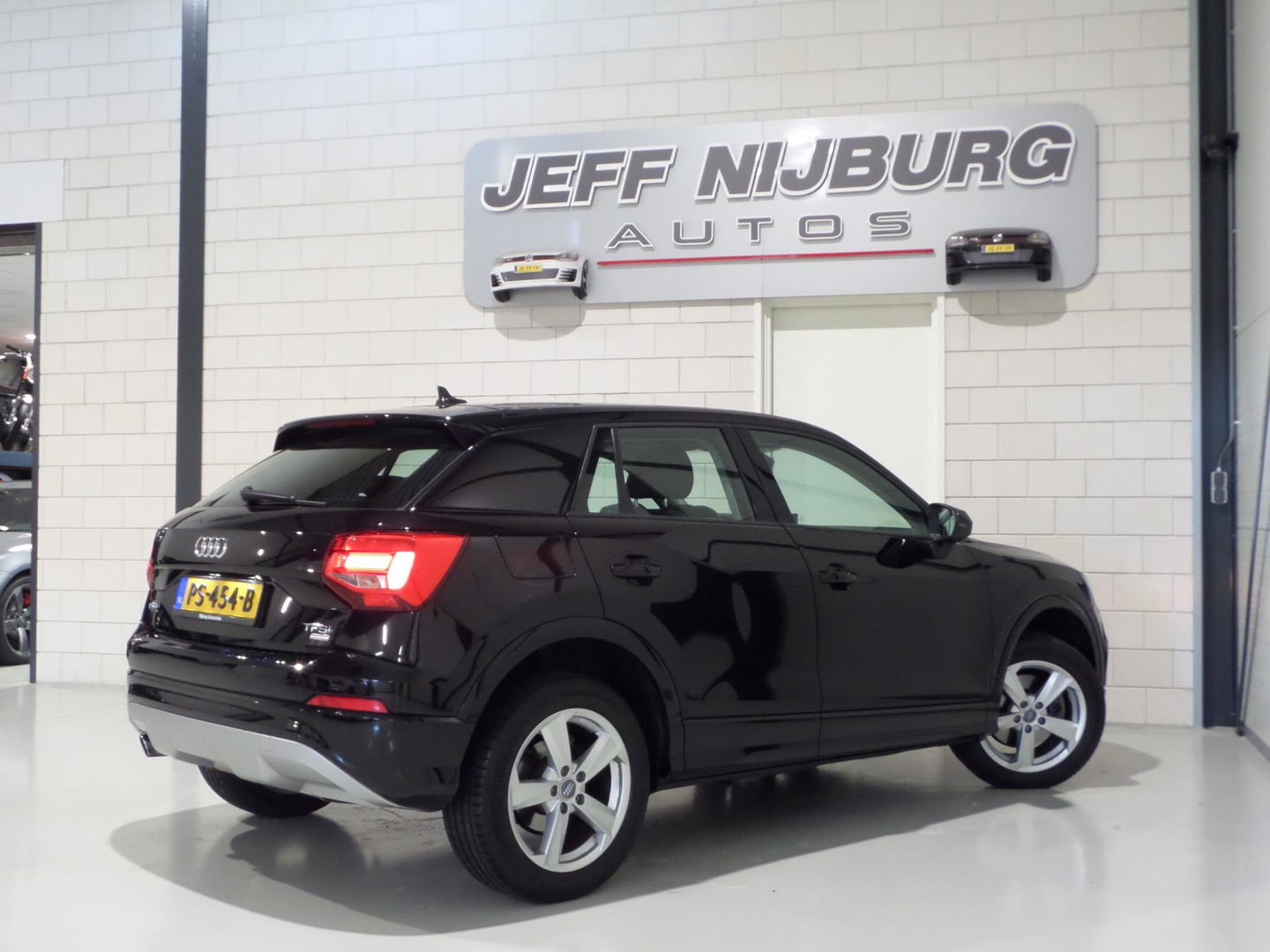 Audi Q2 1.0 TFSI Sport "Origineel NL!" Automaat! Adaptive-cruise Navigatie Bluetooth Parkeersensor, van 2e eigenaar in nieuwstaat!