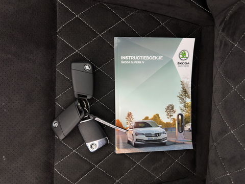 Škoda Superb Combi 1.4 TSI iV Plug-In Sportline Business {SOH-93%} (INCL-BTW) Aut. *PANO | LEATHER-ALCANTARA | FULL-LED | DIGI-COCKPIT | CANTON-SOUND | AMBIENT-LIGHT | CAMERA | NAVI-FULLMAP | DAB+ | KEYLESS | HEATED-SPORTSEATS | PRIVACY-GLASS | ECC | 19"ALU*