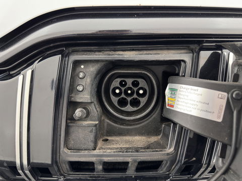 Škoda Superb Combi 1.4 TSI iV Plug-In Sportline Business {SOH-93%} (INCL-BTW) Aut. *PANO | LEATHER-ALCANTARA | FULL-LED | DIGI-COCKPIT | CANTON-SOUND | AMBIENT-LIGHT | CAMERA | NAVI-FULLMAP | DAB+ | KEYLESS | HEATED-SPORTSEATS | PRIVACY-GLASS | ECC | 19"ALU*