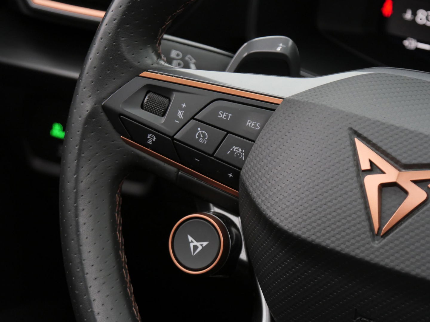 CUPRA Formentor e-HYBRID 245PK VZ COPPER EDITION/ 360°CAMERA/ WEGKL. TREKHAAK/ GRAPHENE GRAY