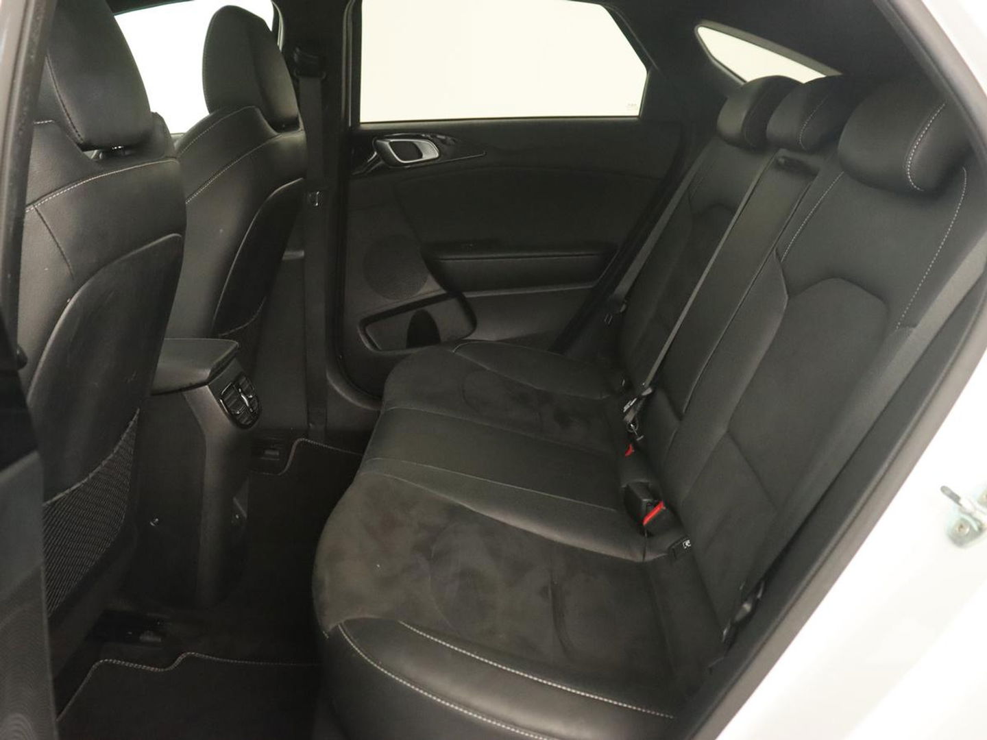 Kia ProCeed 1.0 T-GDi GT-Line | Panoramadak | Stoel & stuurverwarming | Carplay | Leder/Alcanatara | Full LED | Adaptive cruise | Navigatie | Keyless | Digital Cockpit