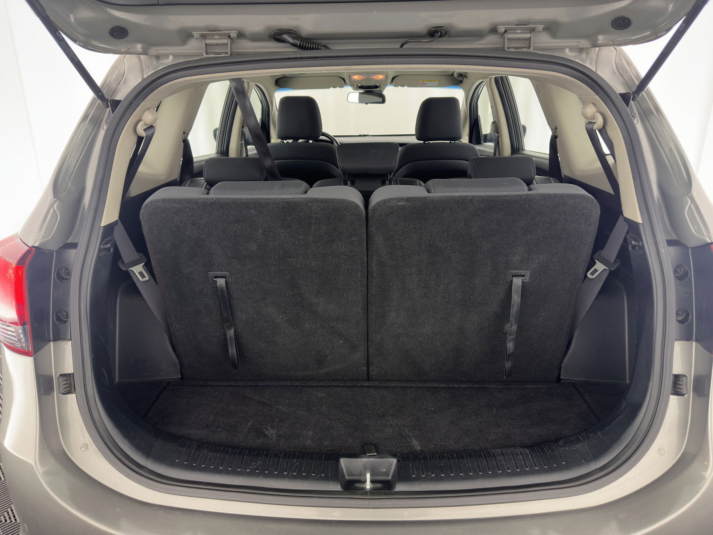 Kia Carens 1.6 GDi First Edition [ 7-Pers. ] *NAVI-FULLMAP | COMFORT-SEATS | CAMERA | ECC | PDC | CRUISE | 17''ALU*