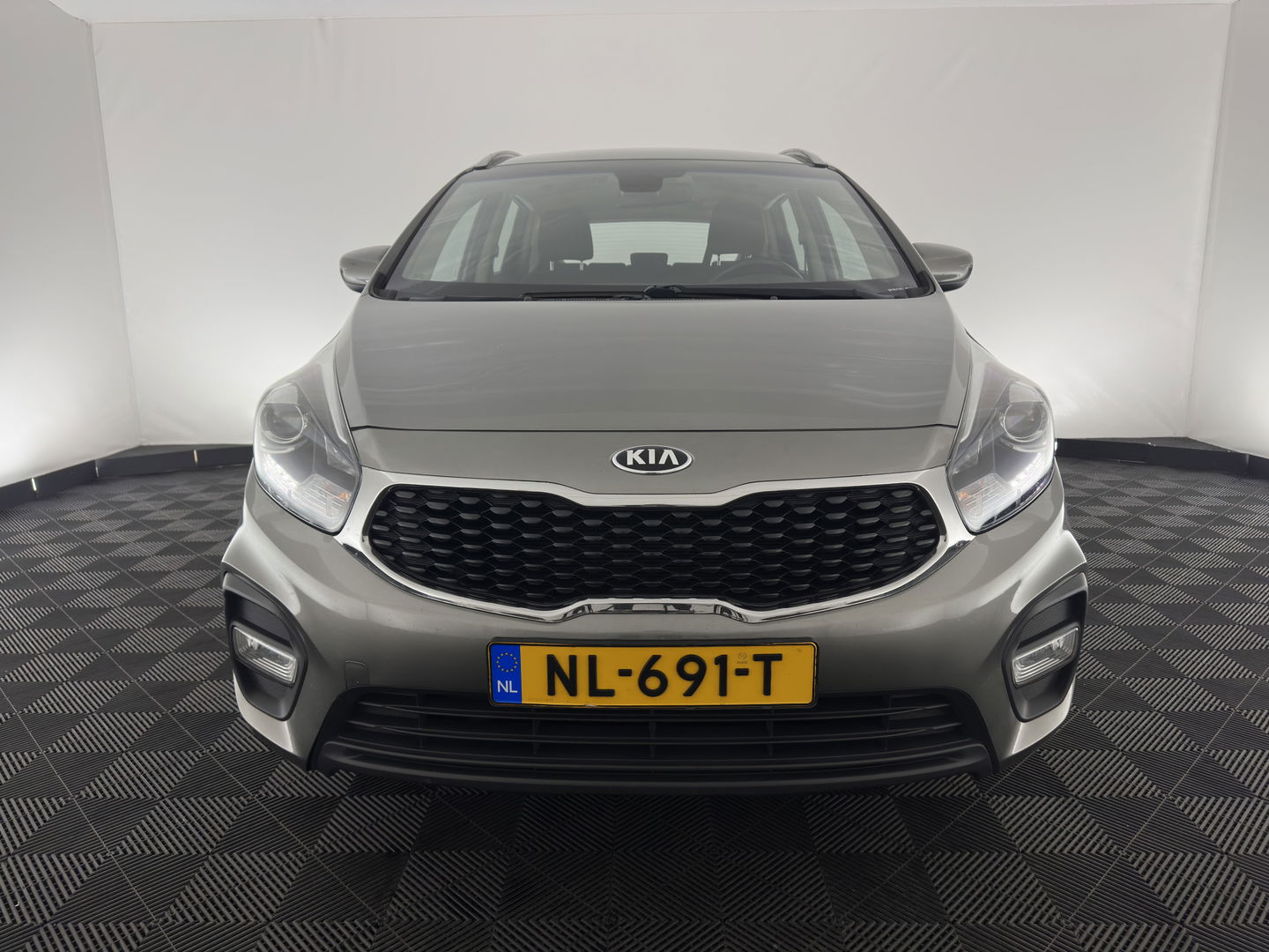 Kia Carens 1.6 GDi First Edition [ 7-Pers. ] *NAVI-FULLMAP | COMFORT-SEATS | CAMERA | ECC | PDC | CRUISE | 17''ALU*