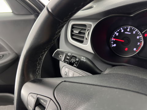 Kia Carens 1.6 GDi First Edition [ 7-Pers. ] *NAVI-FULLMAP | COMFORT-SEATS | CAMERA | ECC | PDC | CRUISE | 17''ALU*