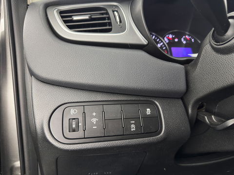 Kia Carens 1.6 GDi First Edition [ 7-Pers. ] *NAVI-FULLMAP | COMFORT-SEATS | CAMERA | ECC | PDC | CRUISE | 17''ALU*