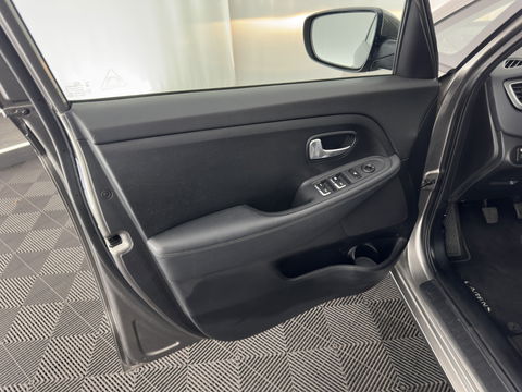 Kia Carens 1.6 GDi First Edition [ 7-Pers. ] *NAVI-FULLMAP | COMFORT-SEATS | CAMERA | ECC | PDC | CRUISE | 17''ALU*