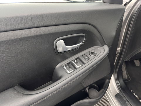 Kia Carens 1.6 GDi First Edition [ 7-Pers. ] *NAVI-FULLMAP | COMFORT-SEATS | CAMERA | ECC | PDC | CRUISE | 17''ALU*