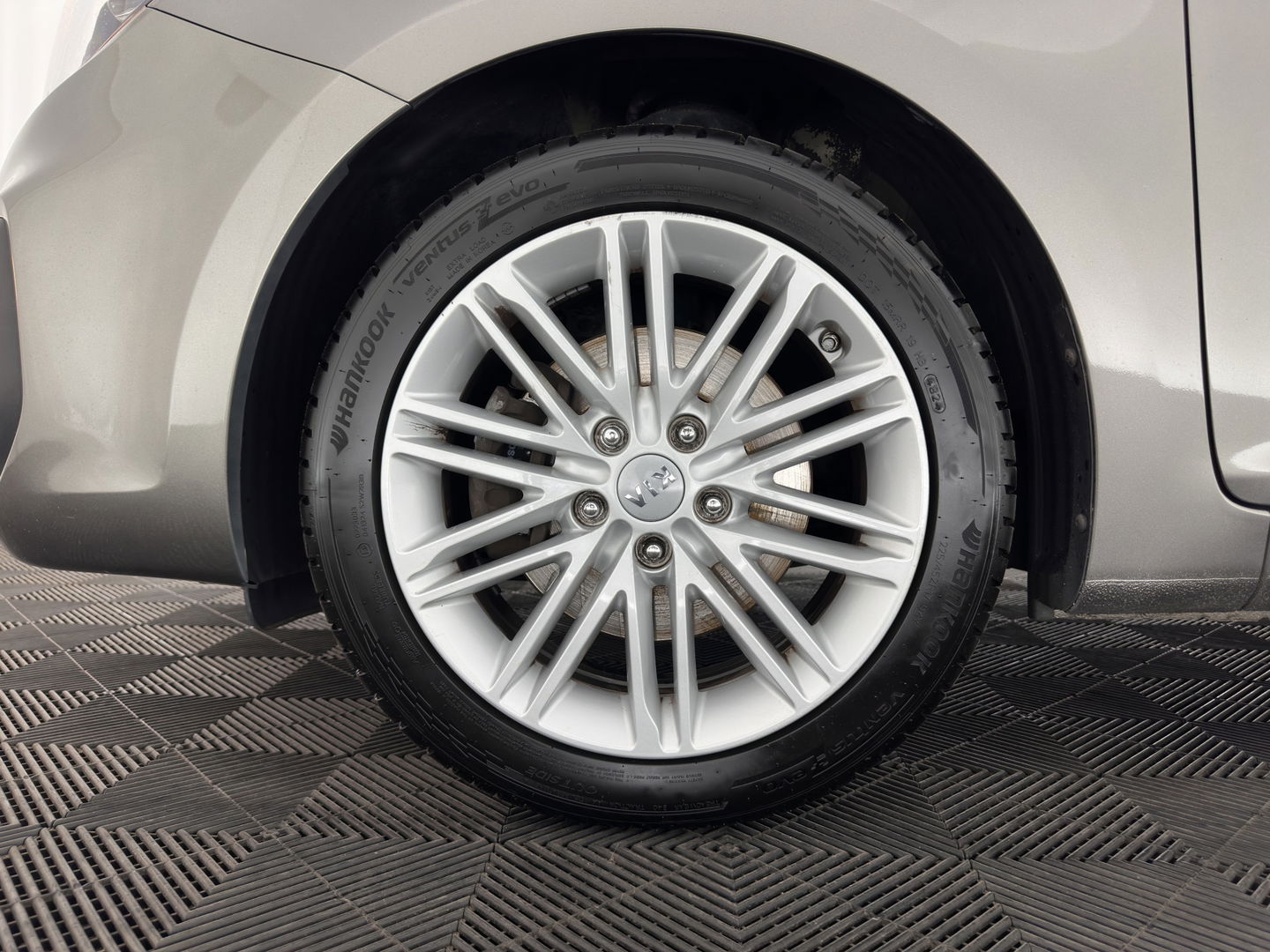 Kia Carens 1.6 GDi First Edition [ 7-Pers. ] *NAVI-FULLMAP | COMFORT-SEATS | CAMERA | ECC | PDC | CRUISE | 17''ALU*