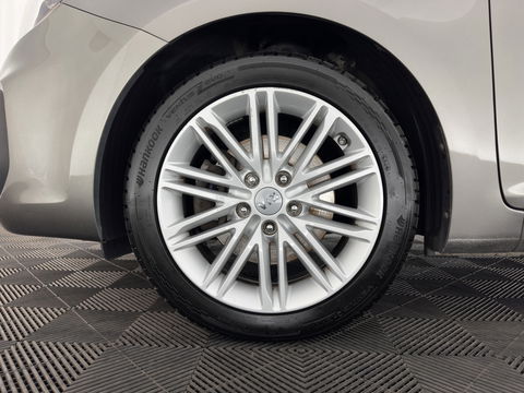 Kia Carens 1.6 GDi First Edition [ 7-Pers. ] *NAVI-FULLMAP | COMFORT-SEATS | CAMERA | ECC | PDC | CRUISE | 17''ALU*