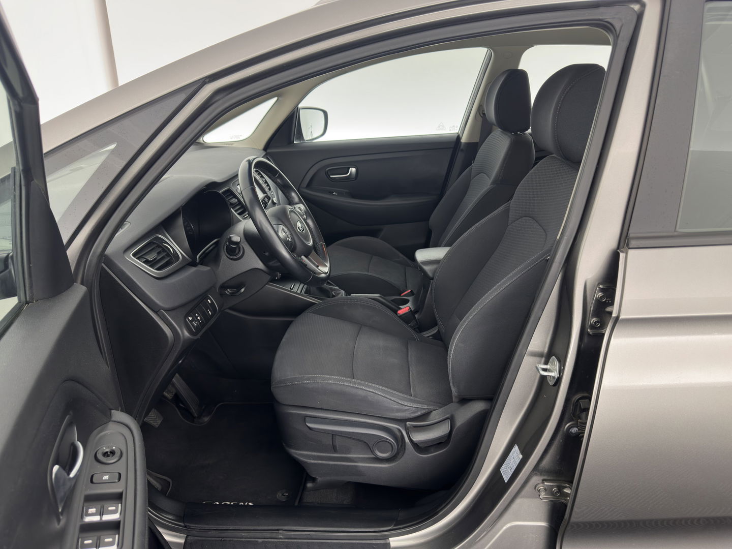 Kia Carens 1.6 GDi First Edition [ 7-Pers. ] *NAVI-FULLMAP | COMFORT-SEATS | CAMERA | ECC | PDC | CRUISE | 17''ALU*