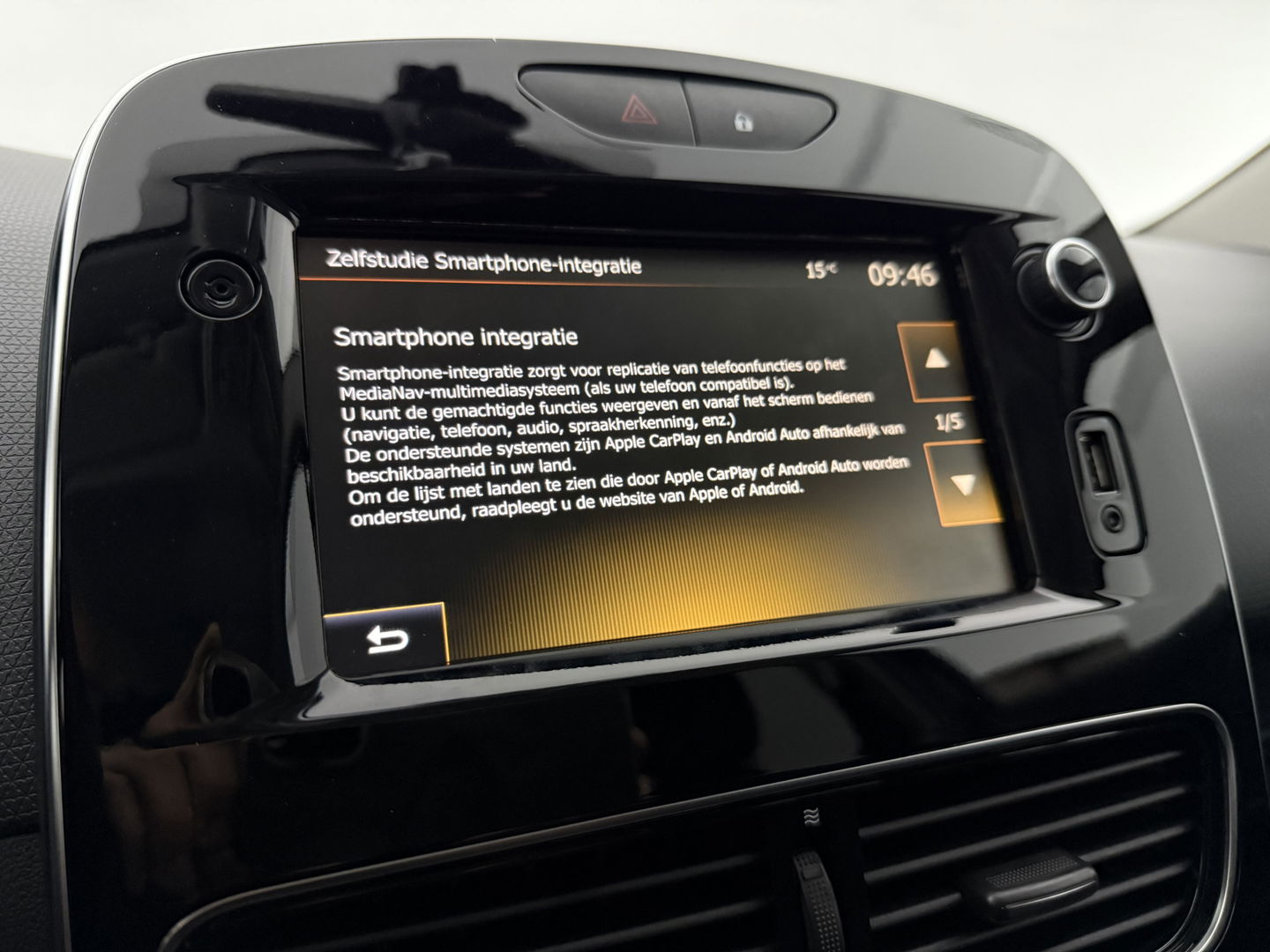 Renault Clio 0.9 TCe Limited | Carplay | Keyless | Cruise | Trekh. | Airco | LED | NAP