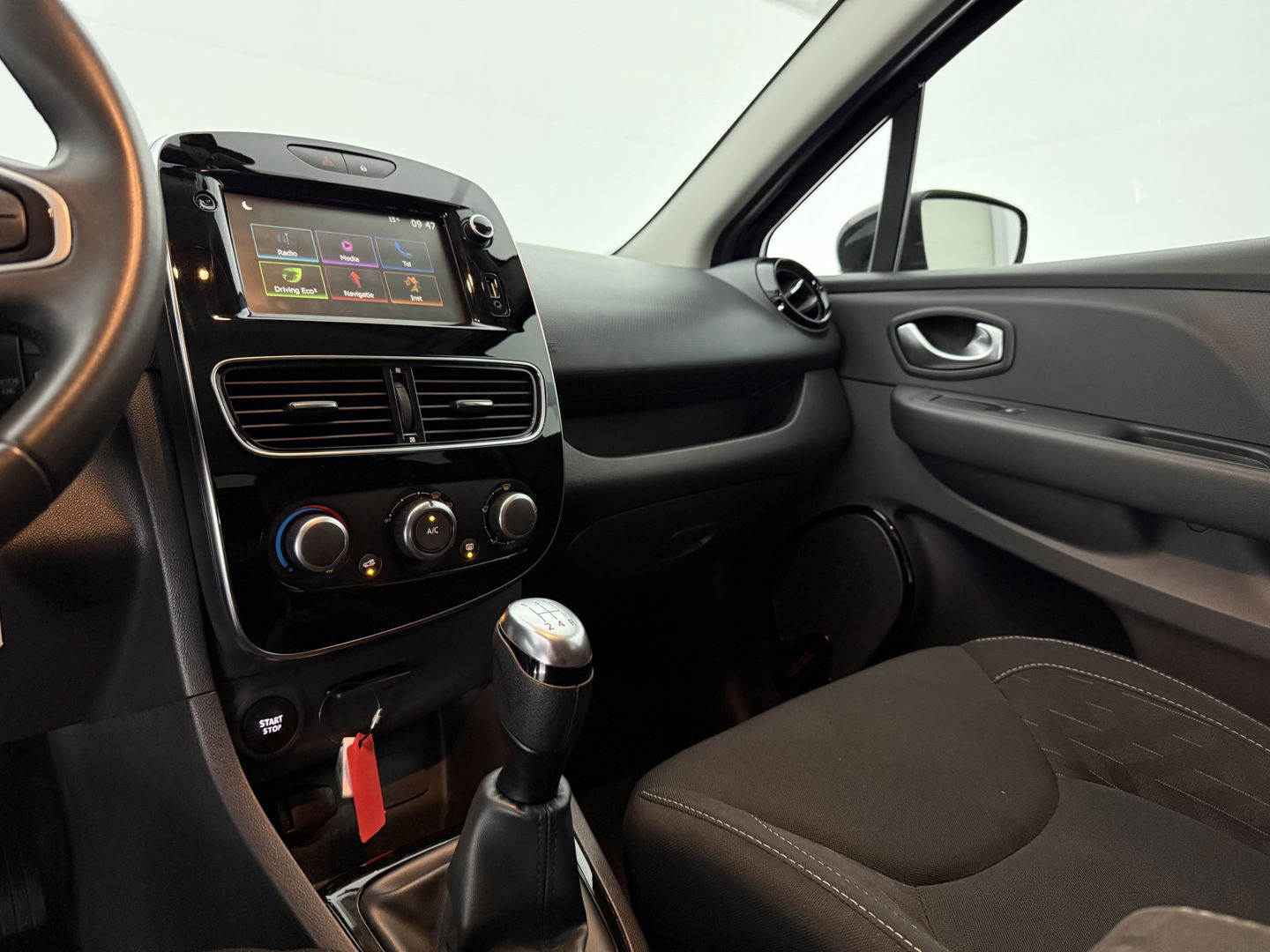 Renault Clio 0.9 TCe Limited | Carplay | Keyless | Cruise | Trekh. | Airco | LED | NAP