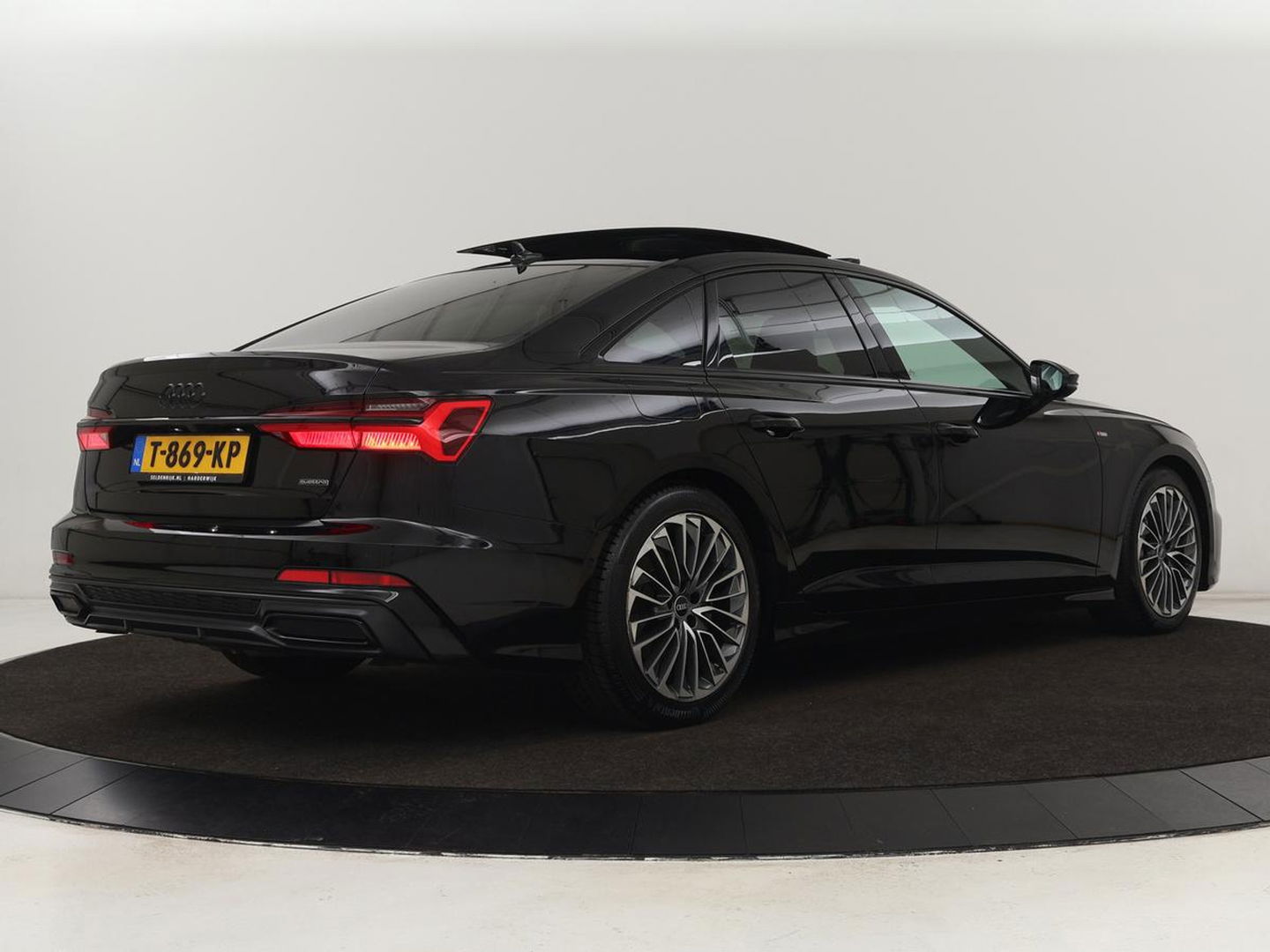 Audi A6 50 TFSIe quattro S edition | Panoramadak | Bang & Olufsen | Nappaleder | Stoelverwarming | Carplay | Memory | Camera | Navigatie | Full LED | Parkeerhulp | Virtual Cockpit | PHEV | Plug In