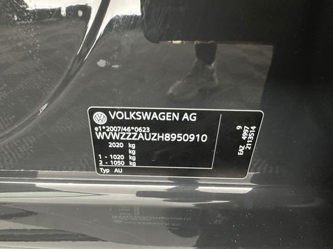 Volkswagen e-Golf {SOH-89%} Aut.*HEAT-PUMP | LUXURY-LEATHER | FULL-LED | DIGI-COCKPIT | NAVI-FULLMAP | HEATED-SPORTSEATS | CAMERA | DAB+ | AMBIENT-LIGHT | PRIVACY-GLASS | CAMERA | KEYLESS | CCS-FASTLOADER | 17''ALU*