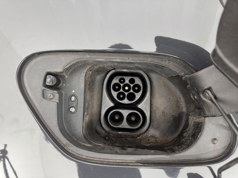 Volkswagen e-Golf {SOH-89%} Aut.*HEAT-PUMP | LUXURY-LEATHER | FULL-LED | DIGI-COCKPIT | NAVI-FULLMAP | HEATED-SPORTSEATS | CAMERA | DAB+ | AMBIENT-LIGHT | PRIVACY-GLASS | CAMERA | KEYLESS | CCS-FASTLOADER | 17''ALU*
