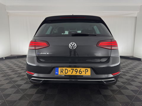 Volkswagen e-Golf {SOH-89%} Aut.*HEAT-PUMP | LUXURY-LEATHER | FULL-LED | DIGI-COCKPIT | NAVI-FULLMAP | HEATED-SPORTSEATS | CAMERA | DAB+ | AMBIENT-LIGHT | PRIVACY-GLASS | CAMERA | KEYLESS | CCS-FASTLOADER | 17''ALU*