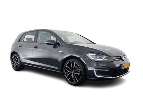 Volkswagen e-Golf {SOH-89%} Aut.*HEAT-PUMP | LUXURY-LEATHER | FULL-LED | DIGI-COCKPIT | NAVI-FULLMAP | HEATED-SPORTSEATS | CAMERA | DAB+ | AMBIENT-LIGHT | PRIVACY-GLASS | CAMERA | KEYLESS | CCS-FASTLOADER | 17''ALU*