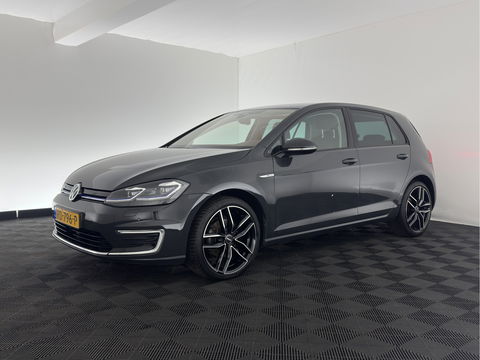 Volkswagen e-Golf {SOH-89%} Aut.*HEAT-PUMP | LUXURY-LEATHER | FULL-LED | DIGI-COCKPIT | NAVI-FULLMAP | HEATED-SPORTSEATS | CAMERA | DAB+ | AMBIENT-LIGHT | PRIVACY-GLASS | CAMERA | KEYLESS | CCS-FASTLOADER | 17''ALU*