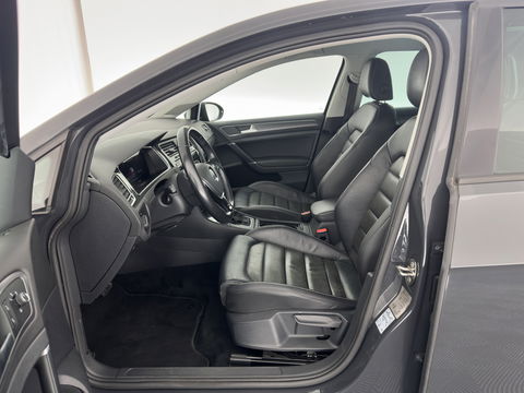 Volkswagen e-Golf {SOH-89%} Aut.*HEAT-PUMP | LUXURY-LEATHER | FULL-LED | DIGI-COCKPIT | NAVI-FULLMAP | HEATED-SPORTSEATS | CAMERA | DAB+ | AMBIENT-LIGHT | PRIVACY-GLASS | CAMERA | KEYLESS | CCS-FASTLOADER | 17''ALU*
