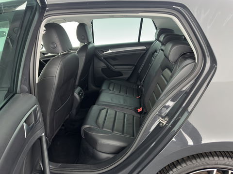 Volkswagen e-Golf {SOH-89%} Aut.*HEAT-PUMP | LUXURY-LEATHER | FULL-LED | DIGI-COCKPIT | NAVI-FULLMAP | HEATED-SPORTSEATS | CAMERA | DAB+ | AMBIENT-LIGHT | PRIVACY-GLASS | CAMERA | KEYLESS | CCS-FASTLOADER | 17''ALU*
