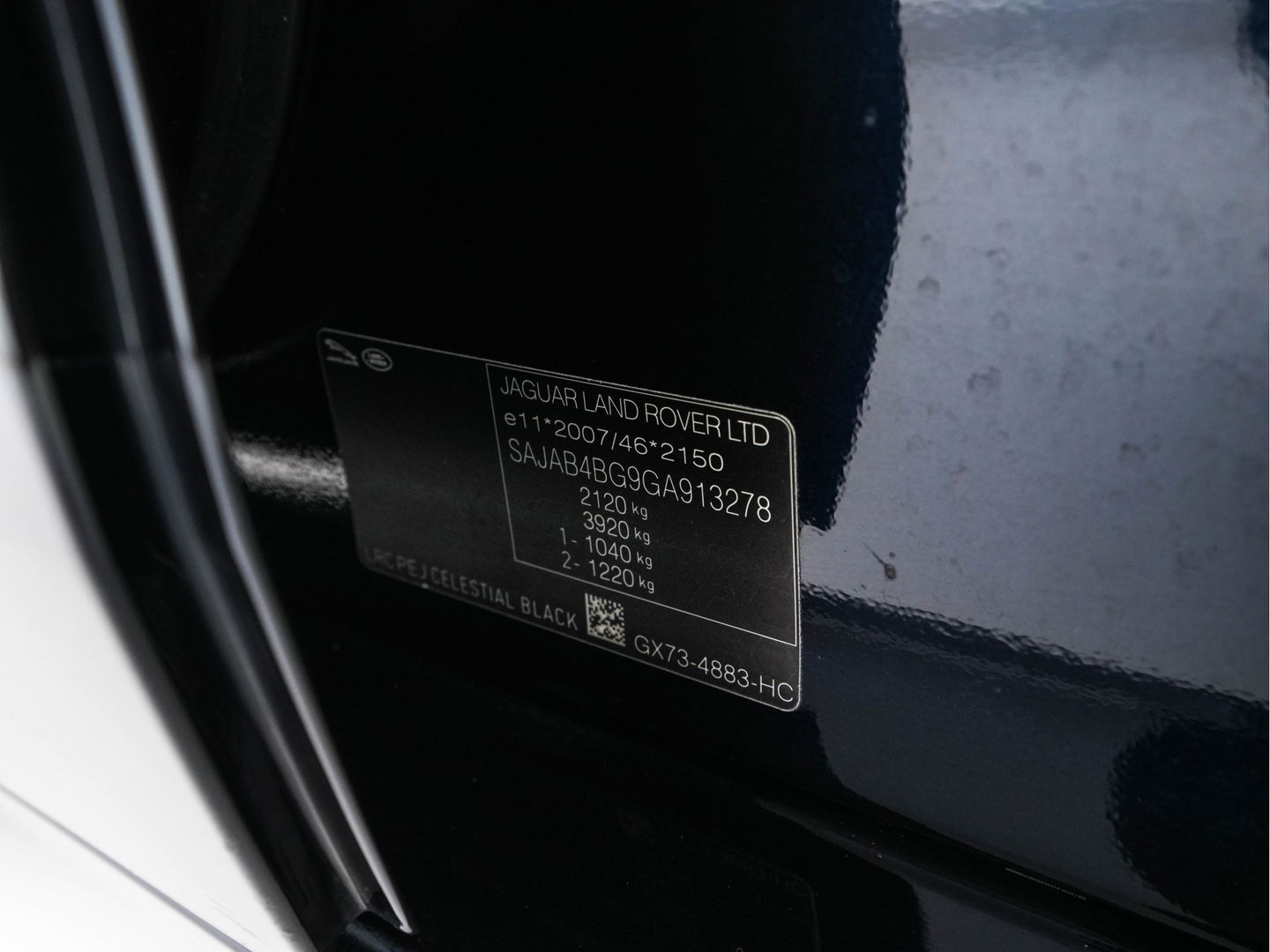 Jaguar XE 2.0 Portfolio *LUXURY-LEATHER | XENON | CAMERA | NAVI-FULLMAP | ECC | PDC | CRUISE | 18''ALU*