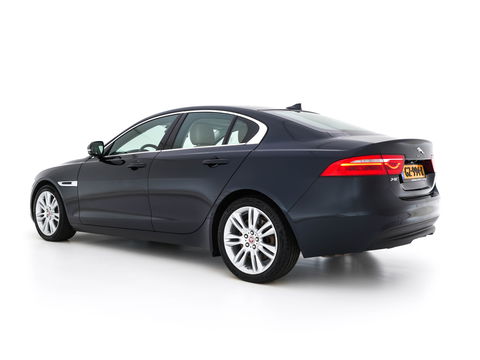 Jaguar XE 2.0 Portfolio *LUXURY-LEATHER | XENON | CAMERA | NAVI-FULLMAP | ECC | PDC | CRUISE | 18''ALU*