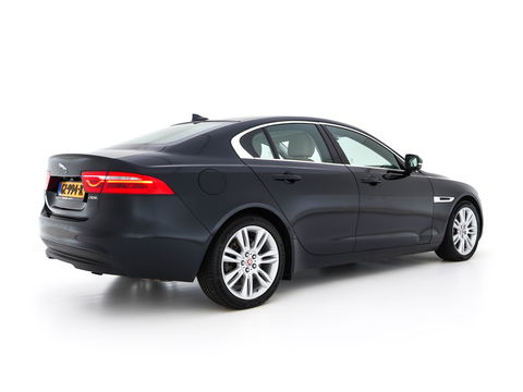 Jaguar XE 2.0 Portfolio *LUXURY-LEATHER | XENON | CAMERA | NAVI-FULLMAP | ECC | PDC | CRUISE | 18''ALU*