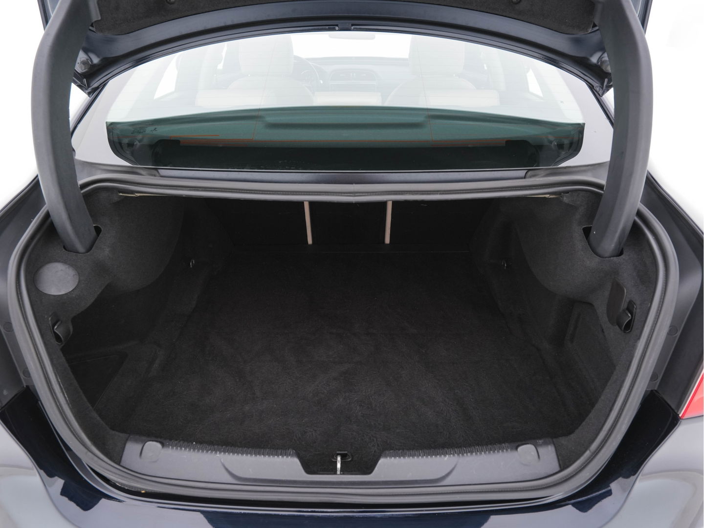 Jaguar XE 2.0 Portfolio *LUXURY-LEATHER | XENON | CAMERA | NAVI-FULLMAP | ECC | PDC | CRUISE | 18''ALU*