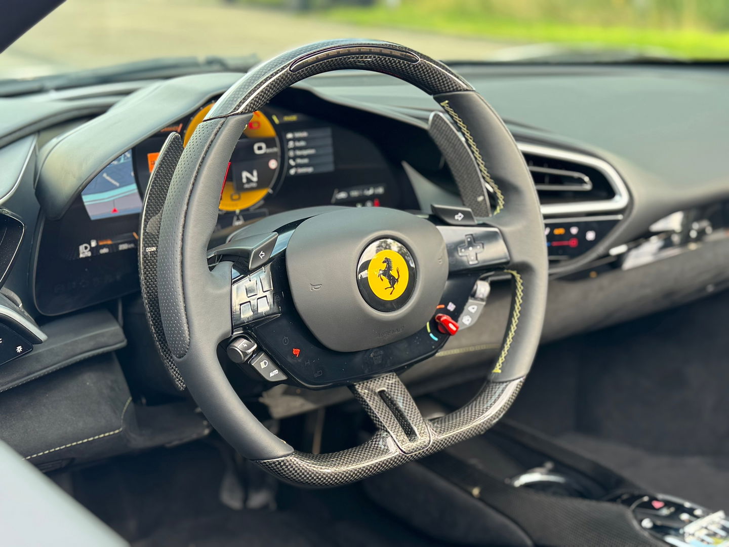 Ferrari 296 GTS 3.0 V6 830PK|NL-Auto|Carbon|Lift|Passenger Display|JBL|Head-Up|Carplay|Leder