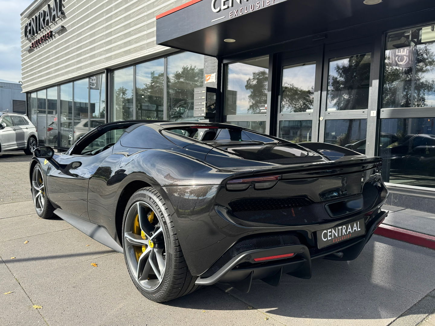 Ferrari 296 GTS 3.0 V6 830PK|NL-Auto|Carbon|Lift|Passenger Display|JBL|Head-Up|Carplay|Leder