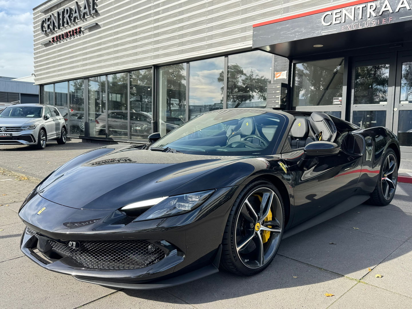 Ferrari 296 GTS 3.0 V6 830PK|NL-Auto|Carbon|Lift|Passenger Display|JBL|Head-Up|Carplay|Leder