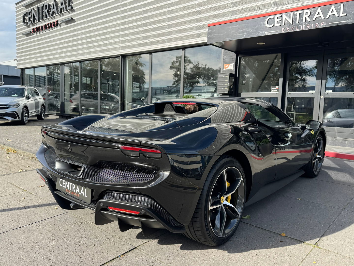 Ferrari 296 GTS 3.0 V6 830PK|NL-Auto|Carbon|Lift|Passenger Display|JBL|Head-Up|Carplay|Leder