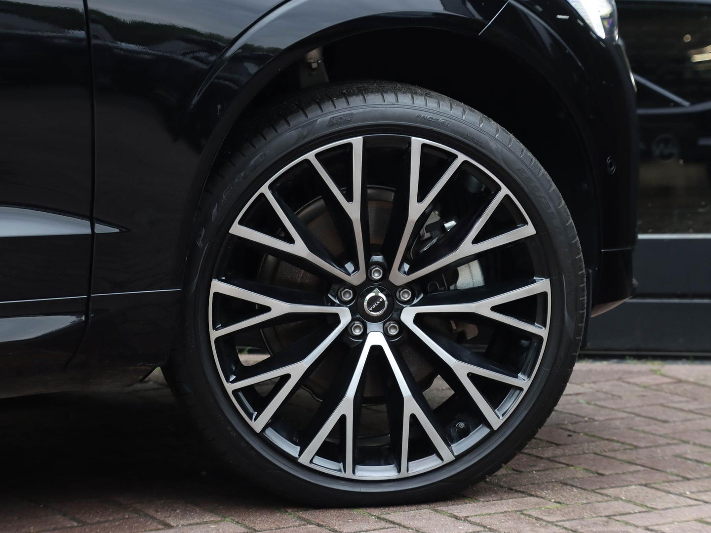 Volvo XC60 T8 AWD Plus Dark 455PK | Harman Kardon | 22'' | 360 Cam | Winterpakket