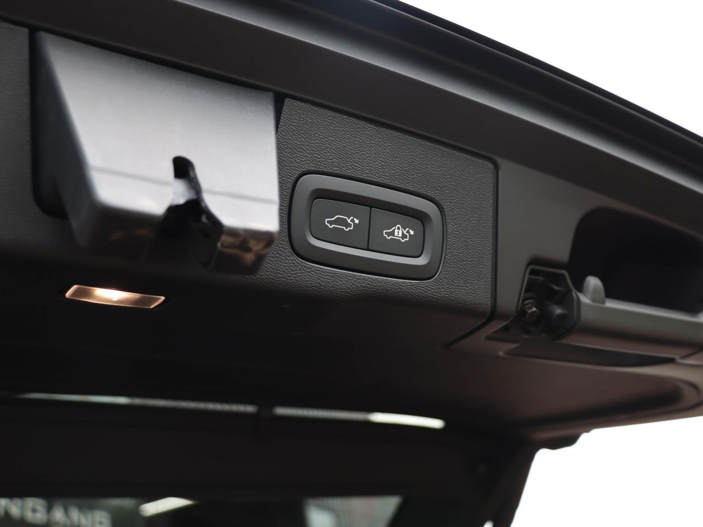 Volvo XC60 T8 AWD Plus Dark 455PK | Harman Kardon | 22'' | 360 Cam | Winterpakket