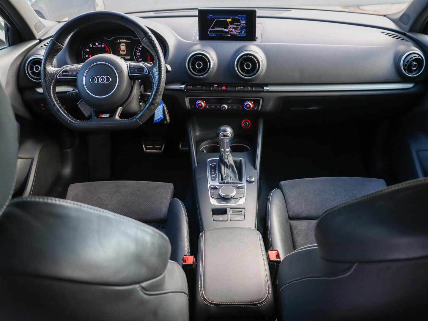 Audi A3 Limousine 1.4 TFSI Ambiente S Line Automaat Xenon ACC Navigatie