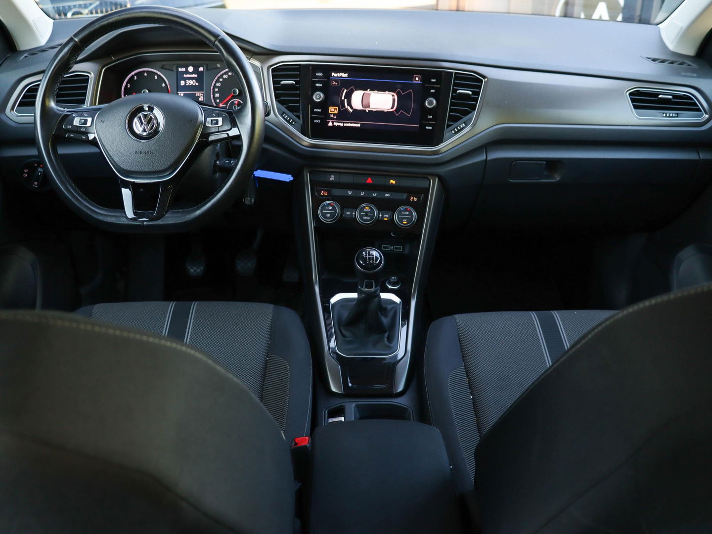 Volkswagen T-Roc 1.0 TSI Style 115pk Trekhaak Navigatie Camera