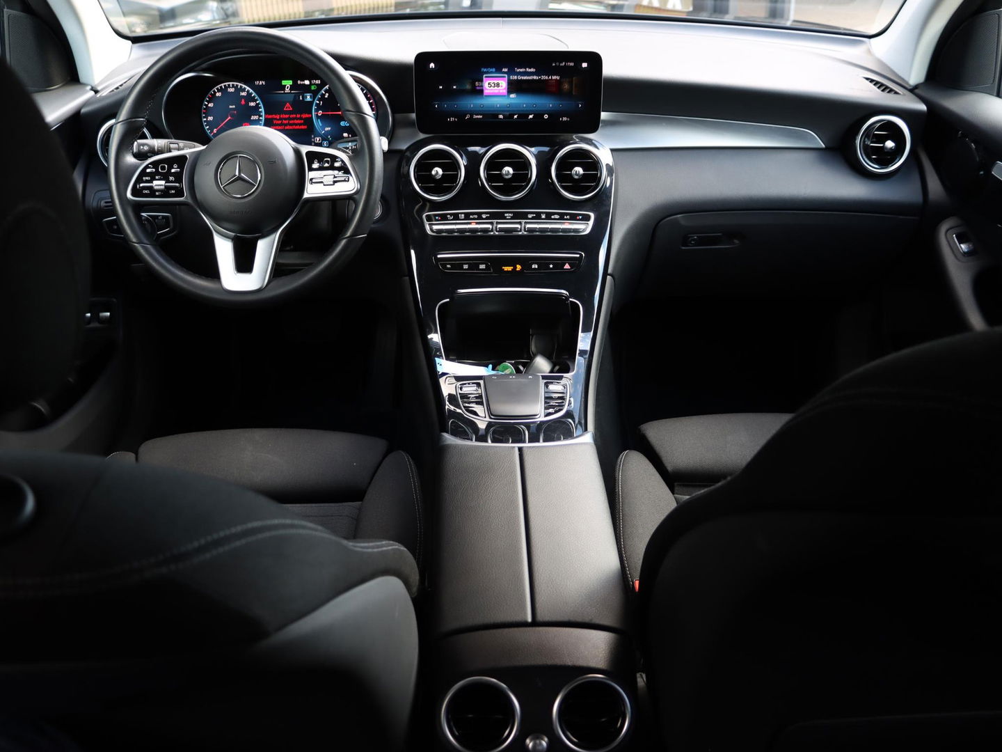 Mercedes-Benz GLC 300e 4MATIC Business Solution