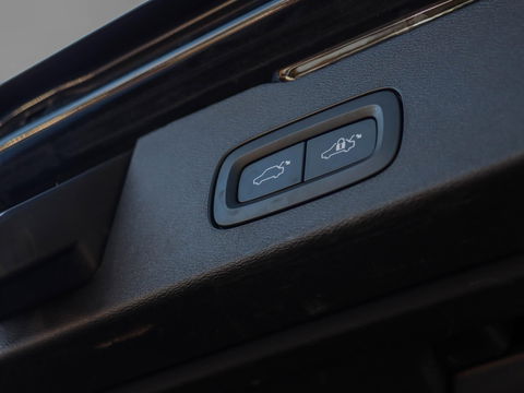 Volvo V60 2.0 T8 Recharge AWD R-Design Trekhaak HUD Harman Kardon Panodak