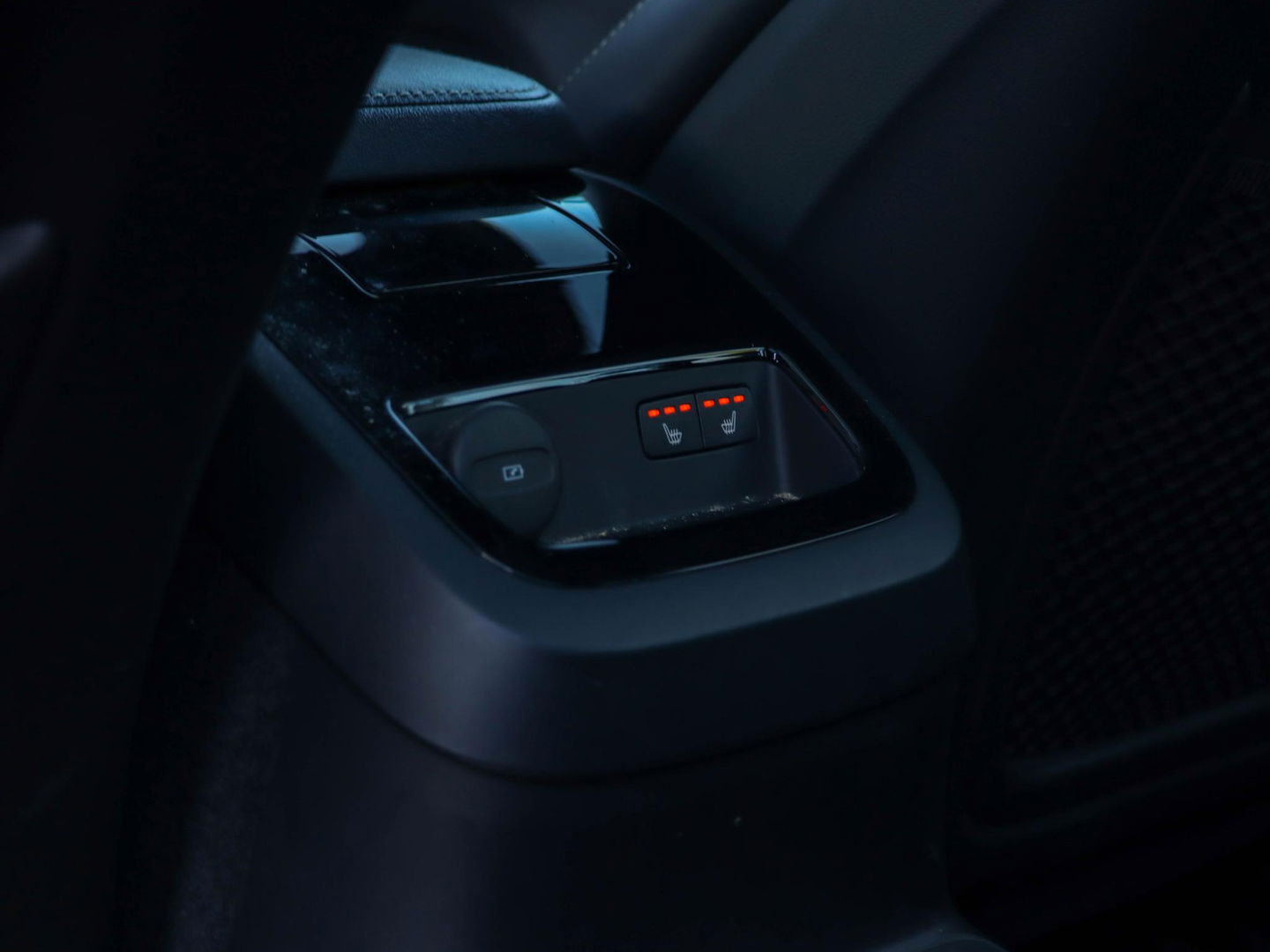 Volvo V60 2.0 T8 Recharge AWD R-Design Trekhaak HUD Harman Kardon Panodak