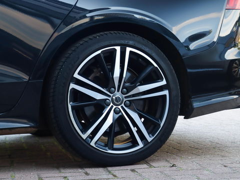 Volvo V60 2.0 T8 Recharge AWD R-Design Trekhaak HUD Harman Kardon Panodak