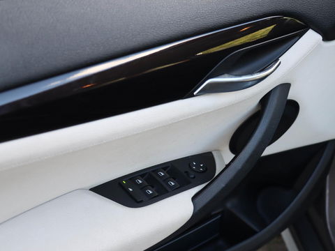 BMW X1 sDrive20i Chrome Line Automaat Trekhaak Xenon