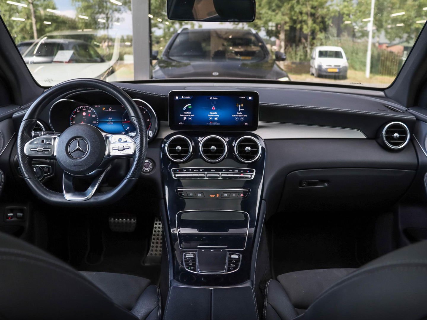 Mercedes-Benz GLC 220d 4MATIC Premium Plus AMG Burmester Trekhaak Leder
